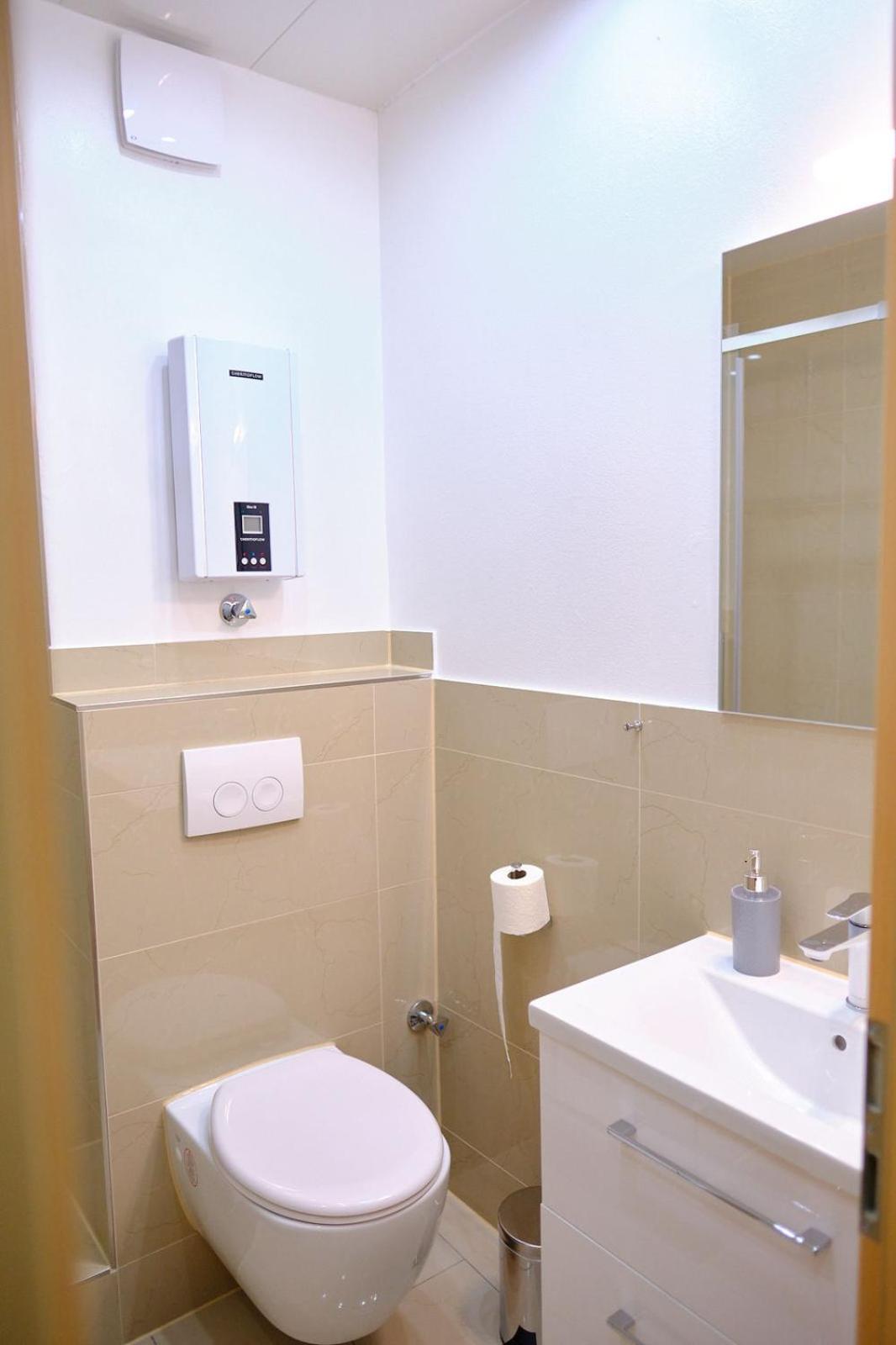 Primetime Suite Fuer 8+Kueche/Wifi Есен Екстериор снимка